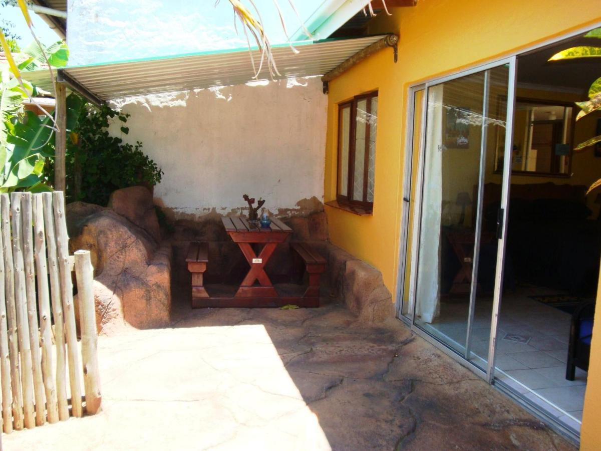 Flintstones Pensión Durban Exterior foto